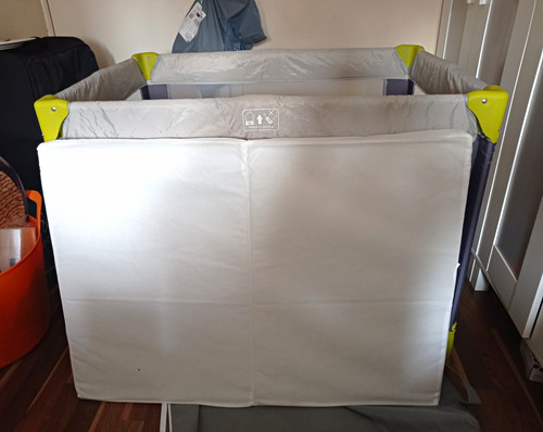 Cuggl snooze travel cot - cot, play